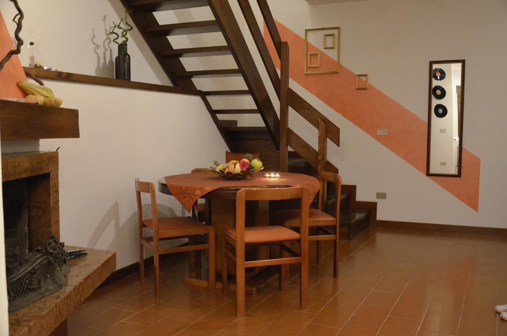 Residence Mezzosole Riva del Garda Bilik gambar