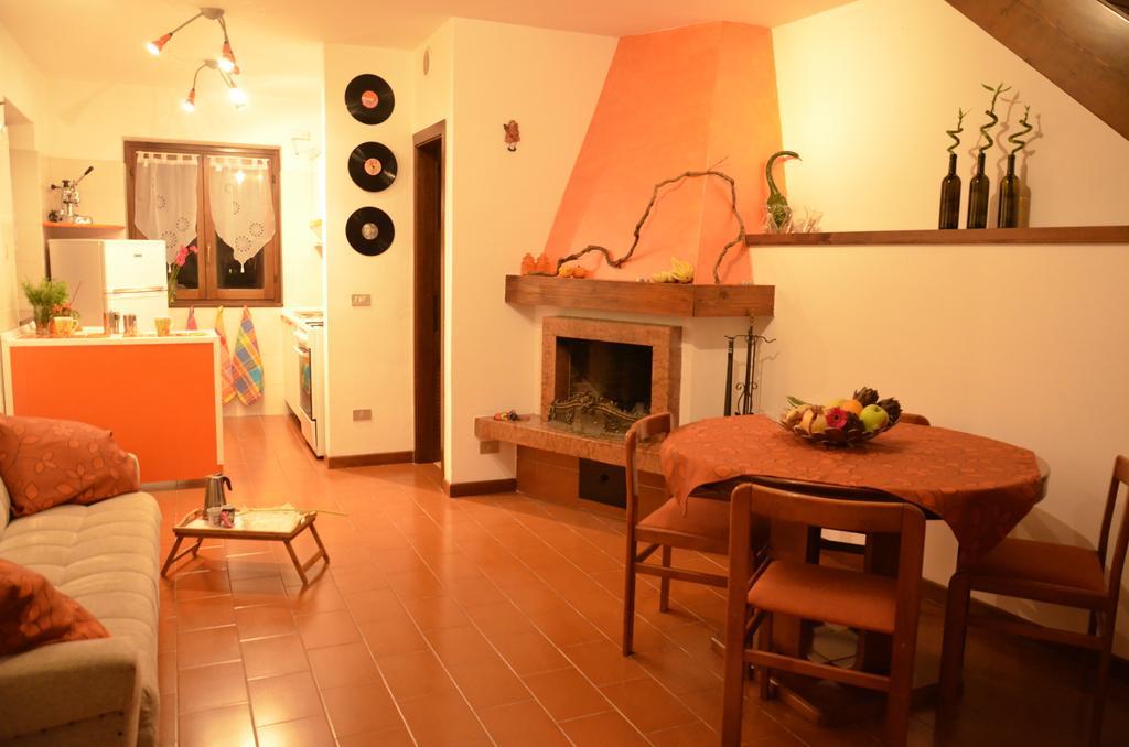 Residence Mezzosole Riva del Garda Bilik gambar
