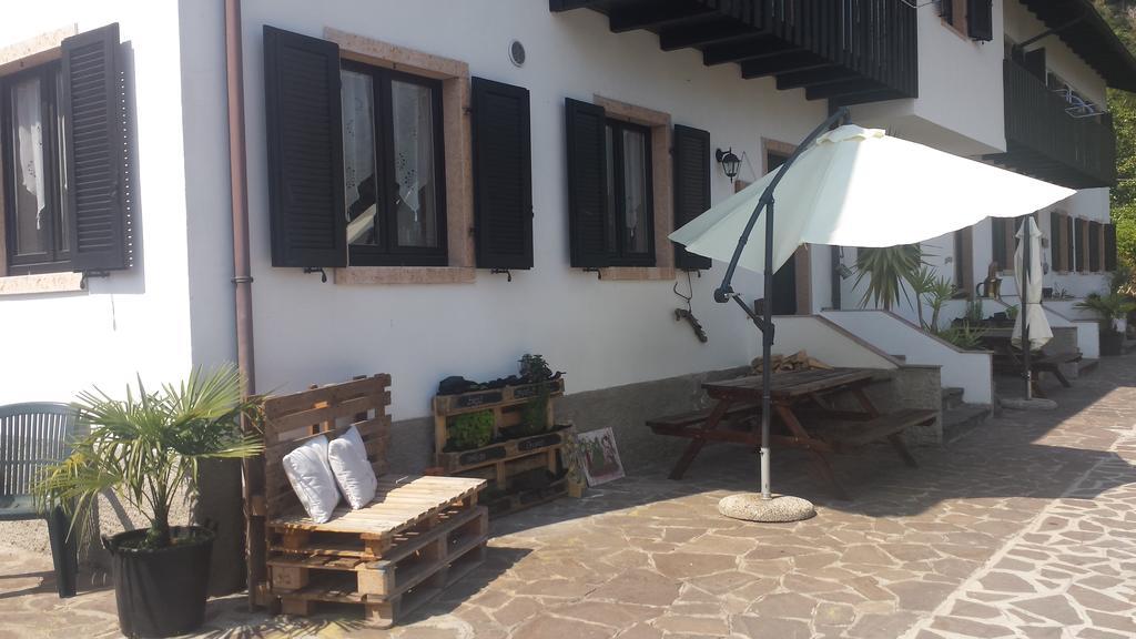 Residence Mezzosole Riva del Garda Luaran gambar