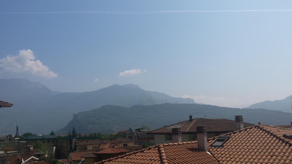 Residence Mezzosole Riva del Garda Luaran gambar